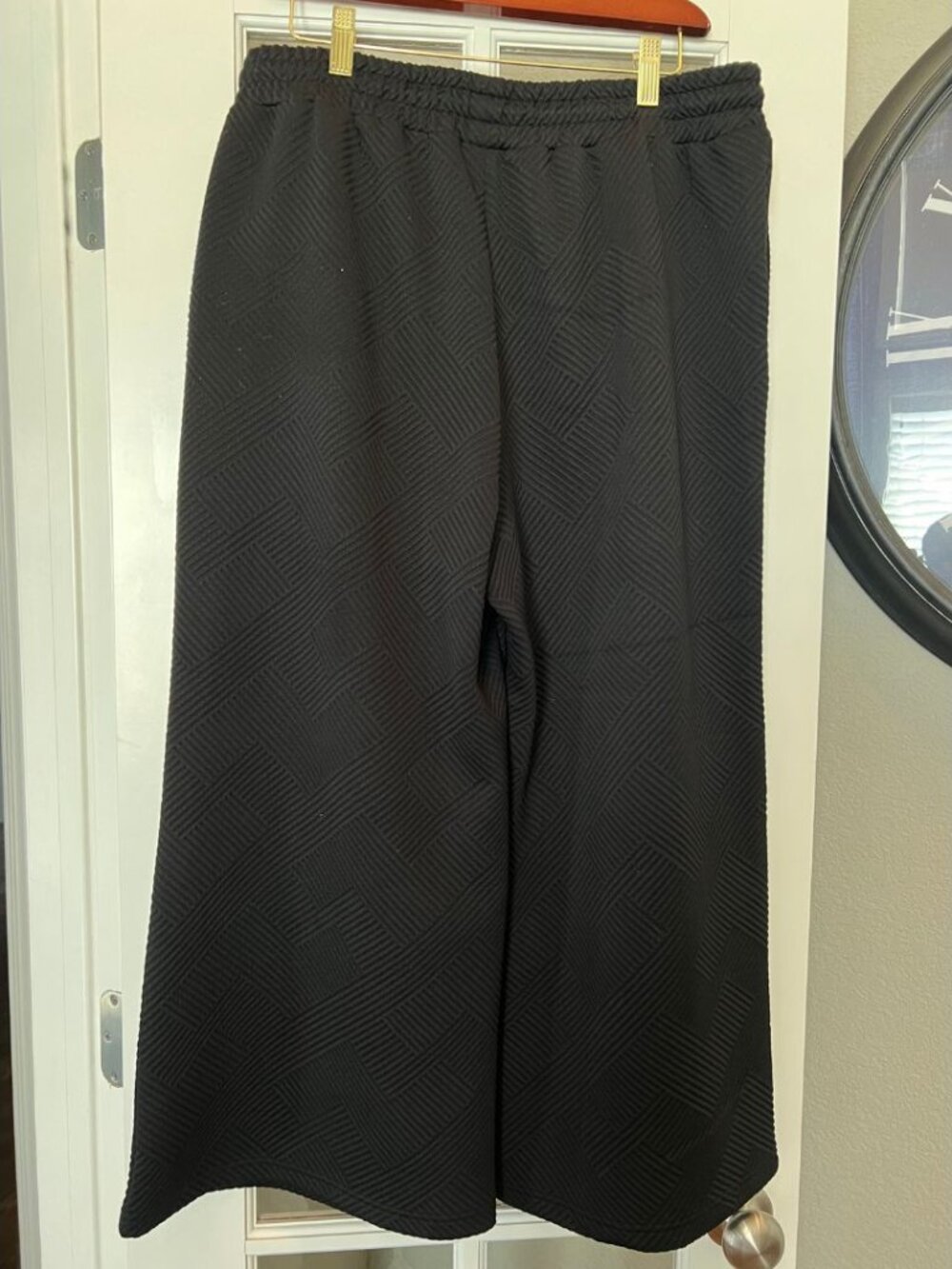 Black Patterned Crop Pant Set - Picture 7 of 7